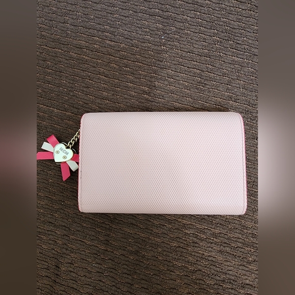 MCM Mina Heart Charm Medium Three-Fold Wallet - Picture 5 of 10